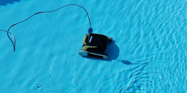 Guía de compra de un robot limpiafondos para piscinas